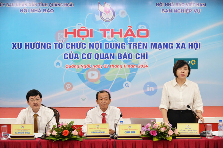 Phó Giáo sư, Tiến sĩ Đỗ Thị Thu Hằng, Trưởng Ban Nghiệp vụ Hội Nhà báo Việt Nam phát biểu tại Hội thảo.
