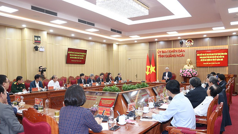 Quang cảnh buổi làm việc.