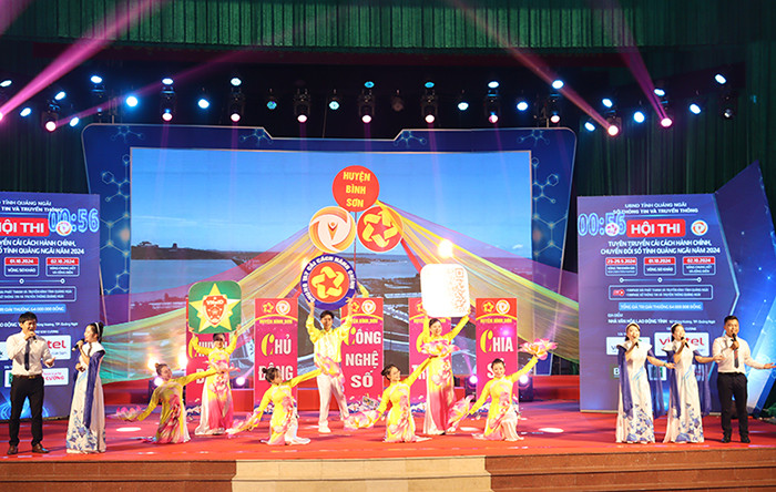 Bằng hình thức sân khấu hóa, các đội thi đã chuyển tải tốt thông điệp cải cách hành chính, chuyển đổi số, góp phần nâng cao nhận thức cho người dân.