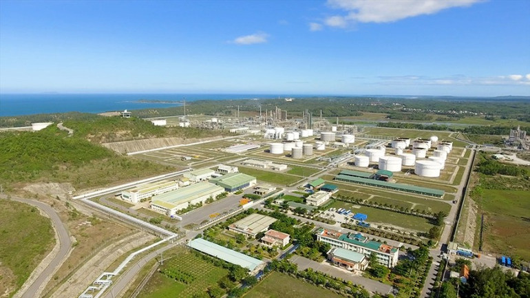 Công nghiệp vụ tiếp tục giữ vai trò chủ đạo, chiếm tỷ trọng lớn trong cơ cấu GRDP của tỉnh Quảng Ngãi.