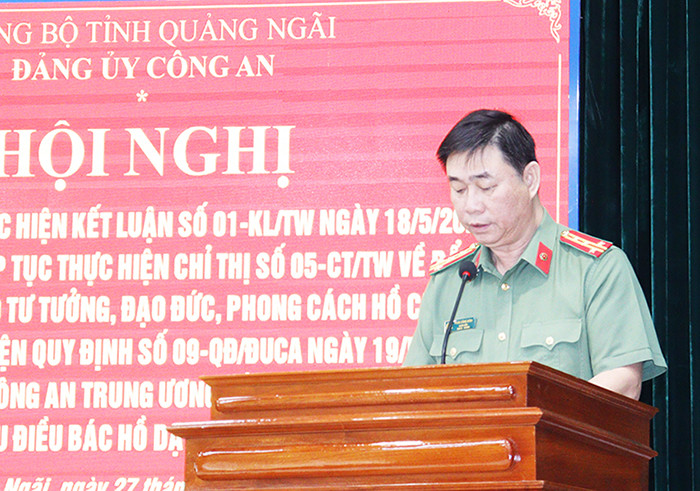 Đại tá Phan Công Bình, Bí thư Đảng ủy, Giám đốc Công an tỉnh Quảng Ngãi phát biểu tại Hội nghị.