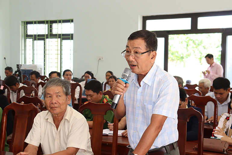 Cử tri xã Phổ Cường, thị xã Đức Phổ nêu kiến nghị tại Hội nghị tiếp xúc cử tri.