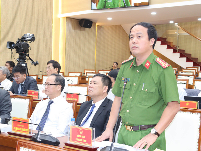 Đại tá Hoàng Anh Tuấn, Phó Giám đốc Công an tỉnh Quảng Ngãi giải trình liên quan đến nhóm vấn đề an ninh trật tự.
