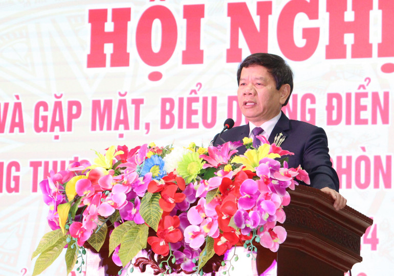 Chủ tịch Ủy ban nhân dân tỉnh Quảng Ngãi Đặng Văn Minh phát biểu chỉ đạo tại hội nghị.