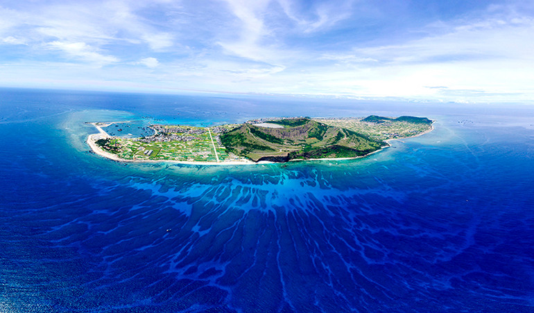 Đảo Lý Sơn - thiên đường giữa biển khơi. Đảo Lý Sơn - thiên đường giữa biển khơi.