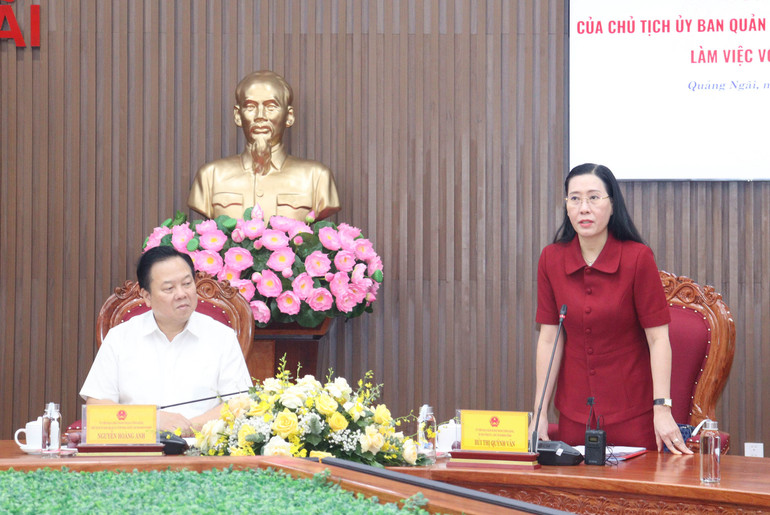 Đồng chí Bùi Thị Quỳnh Vân, Ủy viên Trung ương Đảng, Bí thư Tỉnh ủy, Chủ tịch Hội đồng nhân dân tỉnh Quảng Ngãi phát biểu tại buổi làm việc. Đồng chí Bùi Thị Quỳnh Vân, Ủy viên Trung ương Đảng, Bí thư Tỉnh ủy, Chủ tịch Hội đồng nhân dân tỉnh Quảng Ngãi phát biểu tại buổi làm việc.