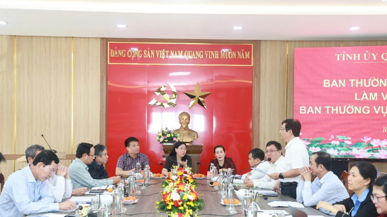 Quang cảnh buổi làm việc.