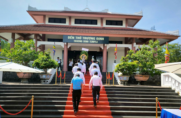 Đền thờ Anh hùng dân tộc Trương Định là địa chỉ đỏ giáo dục lòng yêu nước, tự hào dân tộc trong các tầng lớp nhân dân.
