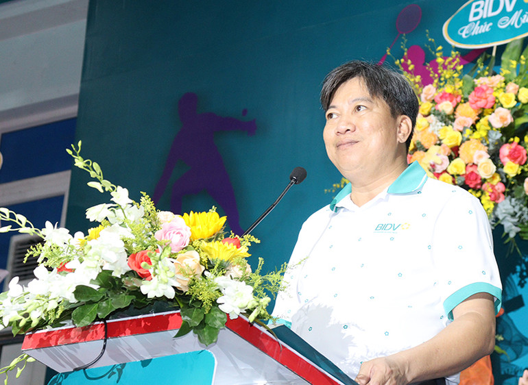 Bí thư Đảng ủy, Giám đốc Chi nhánh BIDV Quảng Ngãi Nguyễn Văn Hùng phát biểu tại lễ khai mạc Hội thao