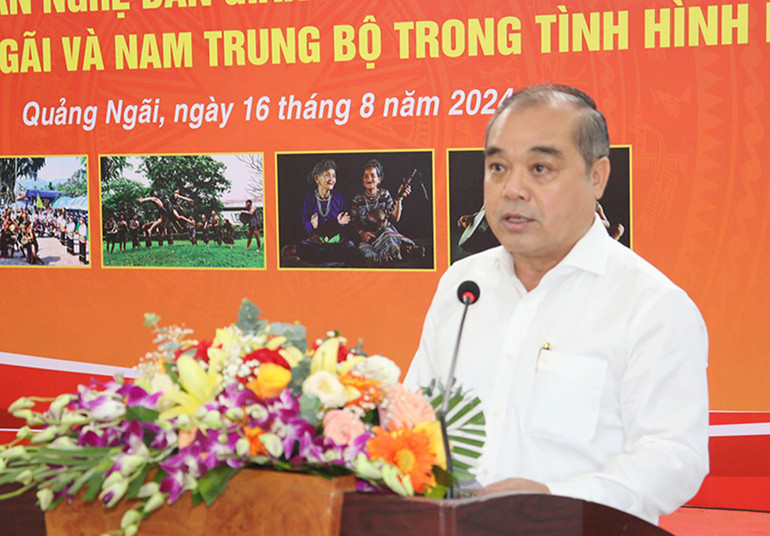 Phó Chủ tịch Thường trực Ủy ban nhân dân tỉnh Quảng Ngãi Trần Hoàng Tuấn phát biểu chào mừng hội thảo.