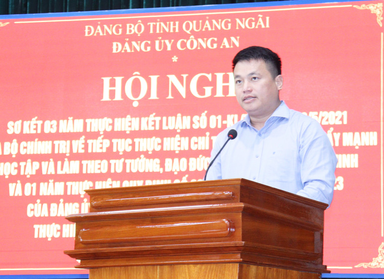 Đồng chí Đặng Ngọc Huy, Phó Bí thư Thường trực Tỉnh ủy, Trưởng Đoàn đại biểu Quốc hội tỉnh Quảng Ngãi phát biểu chỉ đạo Hội nghị.