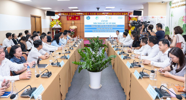 Quang cảnh lễ ký kết