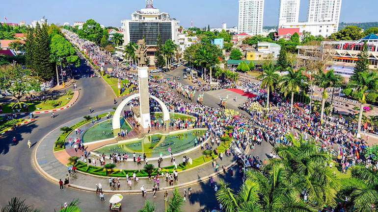 Khu vực trung tâm thành phố Buôn Ma Thuột, tỉnh Ðắk Lắk mùa lễ hội. (Ảnh CÔNG LÝ)