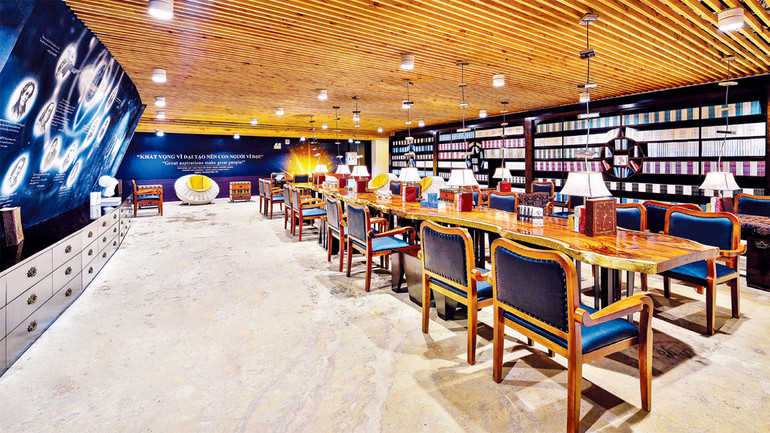 Một phòng đọc sách tìm hiểu về lịch sử cà-phê thế giới tại Bảo tàng Thế giới cà-phê.