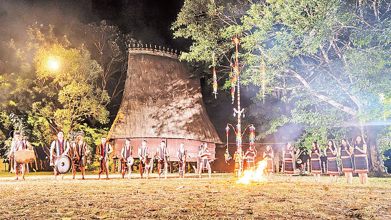 Quảng trường là nơi thường xuyên diễn ra các lễ hội, sự kiện chính trị, kinh tế, văn hóa mang tầm quốc gia và của tỉnh Gia Lai.