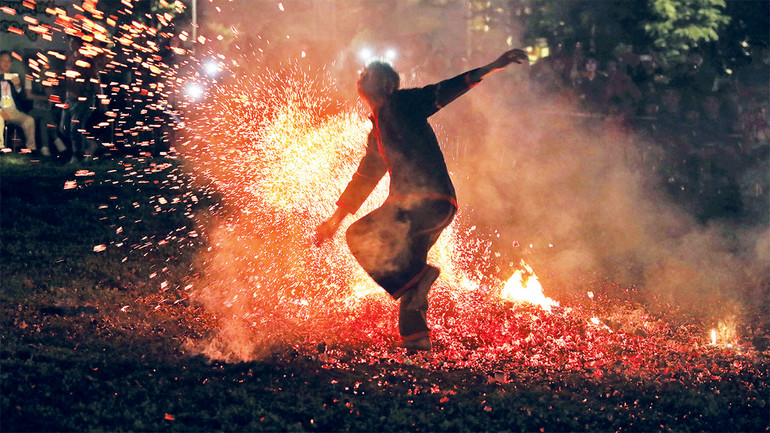 Ðiệu nhảy của thần linh. Ðiệu nhảy của thần linh.