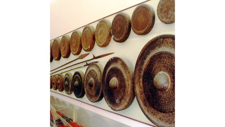 Nhiều di sản văn hóa đang được tiếp nối, trao truyền. Nhiều di sản văn hóa đang được tiếp nối, trao truyền.