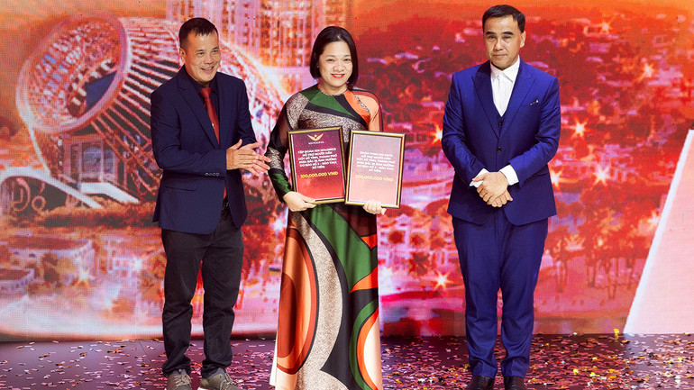 Tập đoàn KDI Holdings đã kịp thời hỗ trợ 100 triệu đồng cho người dân các địa phương miền bắc bị ảnh hưởng bởi bão số 3.