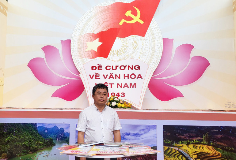 Chia sẻ với phóng viên, ông Phan Thanh Nam, Phó Tổng Biên tập Báo Văn hóa, Chủ tịch Liên Chi hội Nhà báo Bộ Văn hóa, Thể thao và Du lịch cho biết, gian trưng bày của đơn vị năm nay tập trung vào chủ đề 80 năm Đề cương về văn hóa Việt Nam để phản ánh đậm nét các hoạt động văn hóa, nhất là sau Hội nghị văn hóa toàn quốc năm 2021, Hội thảo văn hóa do Quốc hội và Ban Tuyên giáo tổ chức năm 2022.