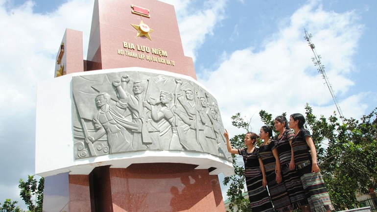 Du kích Ba Tơ thật sự từ nhân dân mà ra, vì nhân dân mà chiến đấu.