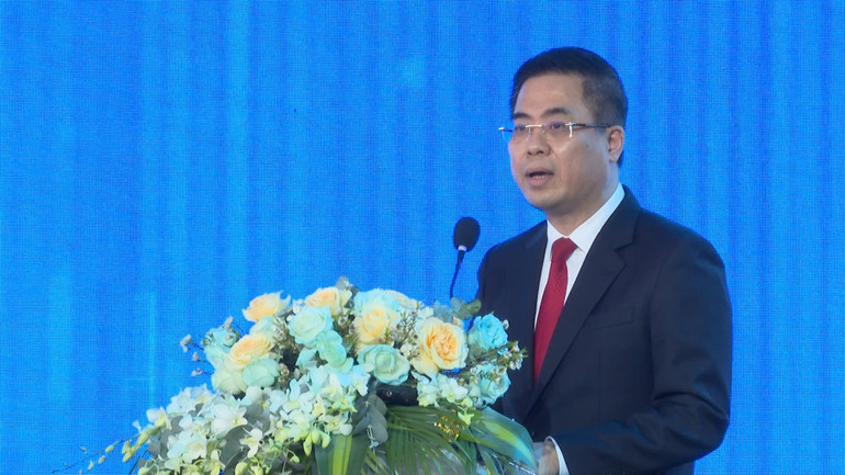 Chủ tịch Ủy ban nhân dân tỉnh Quảng Ngãi Nguyễn Hoàng Giang phát biểu tại buổi lễ.