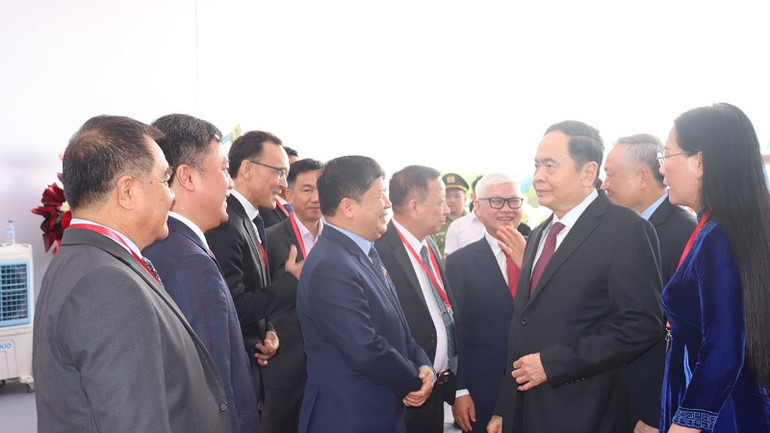 Chủ tịch Quốc hội Trần Thanh Mẫn đến dự lễ động thổ dự án Khu công nghiệp VSIP II Quảng Ngãi.