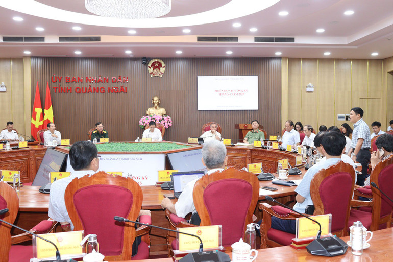 Quang cảnh phiên họp.