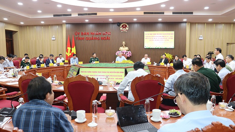 Quang cảnh buổi làm việc.