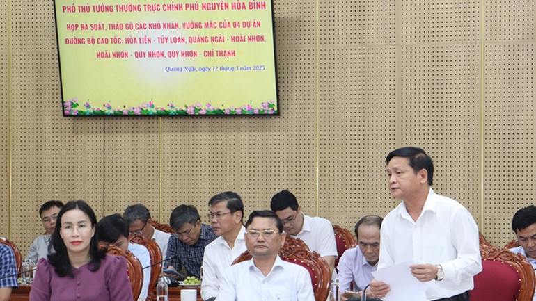 Lãnh đạo tỉnh Phú Yên phát biểu tại buổi làm việc.