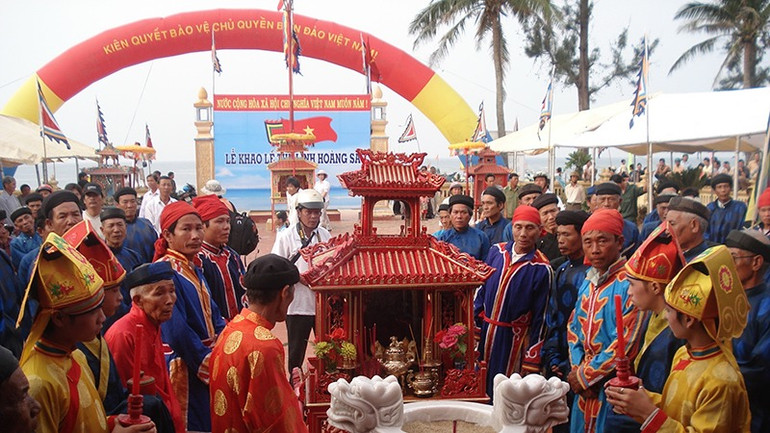 Lễ Khao lề thế lính Hoàng Sa có giá trị về lịch sử và văn hóa-tín ngưỡng, mang tính đặc trưng riêng có của đảo Lý Sơn.