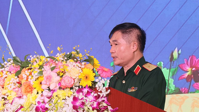 Thiếu tướng, Tiến sĩ Nguyễn Hoàng Nhiên, Viện trưởng Viện Lịch sử quân sự phát biểu tại Hội thảo.