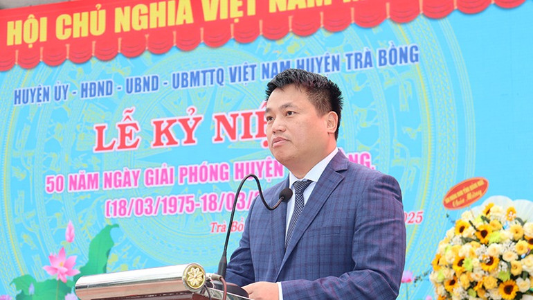 Đồng chí Đặng Ngọc Huy, Phó Bí thư Thường trực Tỉnh ủy, Trưởng Đoàn đại biểu Quốc hội tỉnh Quảng Ngãi, phát biểu tại buổi lễ.
