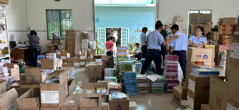 Hàng nghìn tựa sách giáo khoa, sách tiếng Anh bị làm giả, in lậu, không có giấy tờ theo quy định