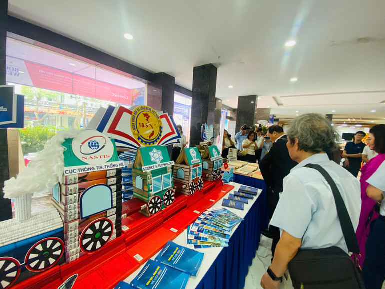 Không gian trưng bày của Cục Thông tin, Thống kê (Bộ Khoa học và Công nghệ).