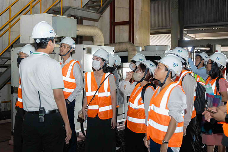 Khách mời tham quan nhà máy TTCS của TTC AgriS tại Tây Ninh