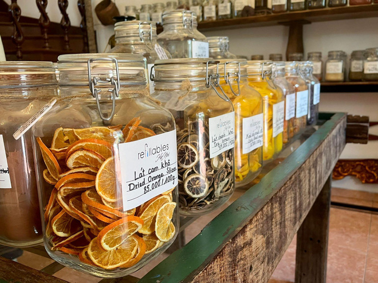 Đến với Refillables Ha Noi, khách hàng có nhiều sản phẩm để lựa chọn. Đến với Refillables Ha Noi, khách hàng có nhiều sản phẩm để lựa chọn.