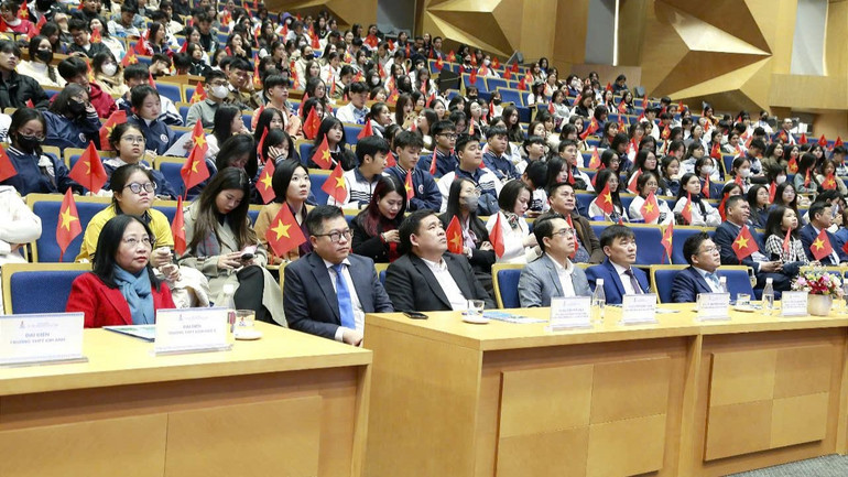 Ban lãnh đạo Học viện, lãnh đạo các phòng ban, khoa, viện, trung tâm tham dự sự kiện.