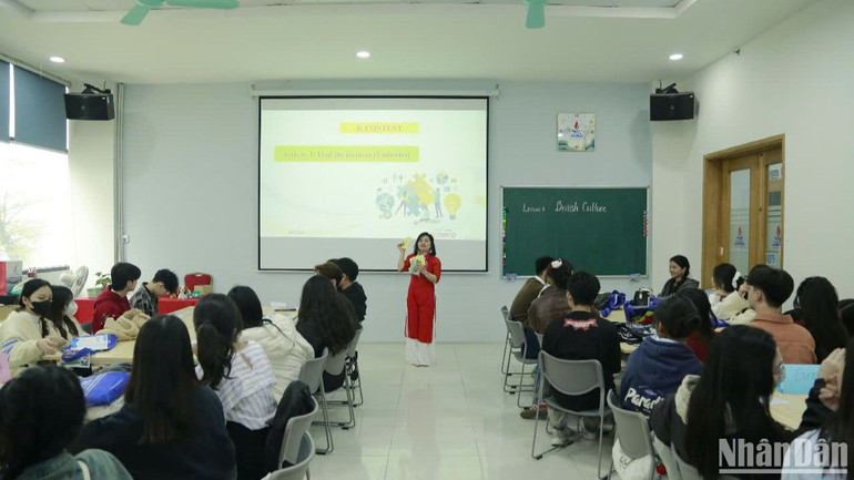 Hoạt động "Trải nghiệm lớp học".