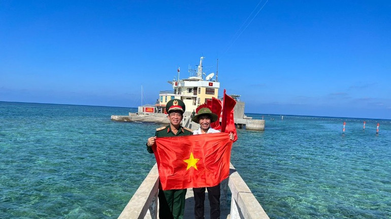 Ý tưởng triển lãm bắt nguồn từ chuyến đi Trường Sa của Tiến sĩ Lê Lâm. Ý tưởng triển lãm bắt nguồn từ chuyến đi Trường Sa của Tiến sĩ Lê Lâm.
