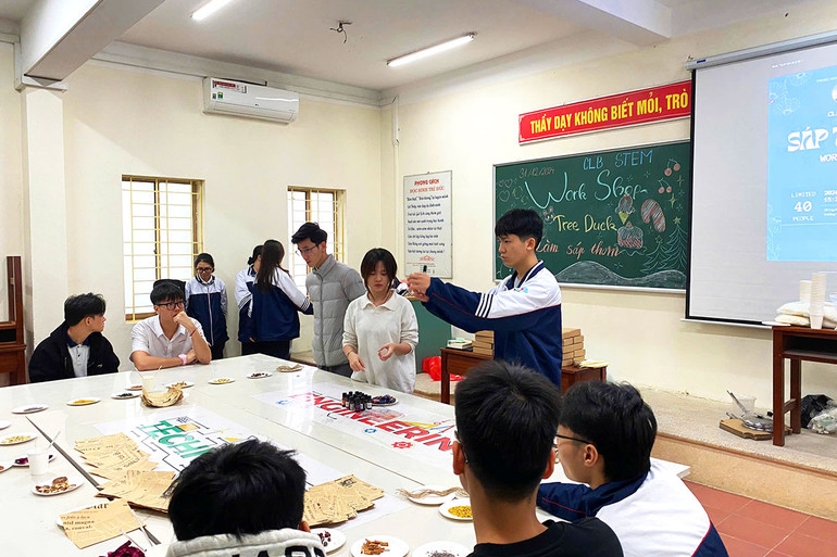 Tiết học stem của học sinh Trường trung học phổ thông Trí Đức.