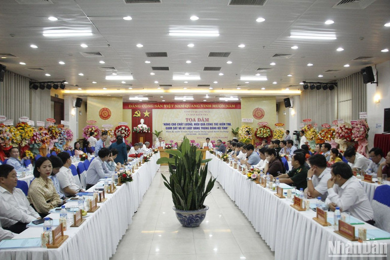 Quang cảnh buổi tọa đàm.