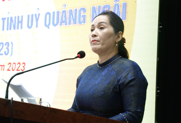 Phó Bí thư Tỉnh ủy Quảng Ngãi Đinh Thị Hồng Minh phát biểu tại lễ kỷ niệm. Phó Bí thư Tỉnh ủy Quảng Ngãi Đinh Thị Hồng Minh phát biểu tại lễ kỷ niệm.