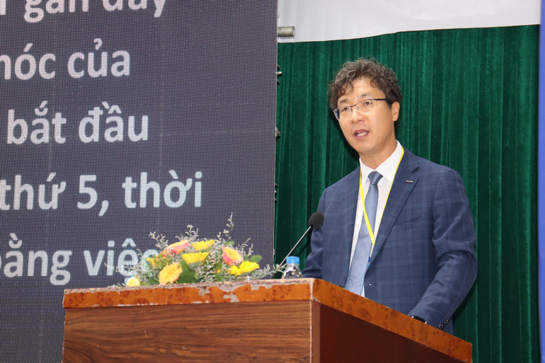 Tổng Giám đốc Công ty Doosan Vina, ông Kim Hyo Tae khẳng định chuyển đổi số áp dụng tại Doosan Vina đã mang lại nhiều thành quả lớn trong sản xuất và quản lý.