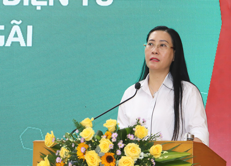 Bí thư Tỉnh ủy Quảng Ngãi Bùi Thị Quỳnh Vân phát biểu tại lễ khai trương.