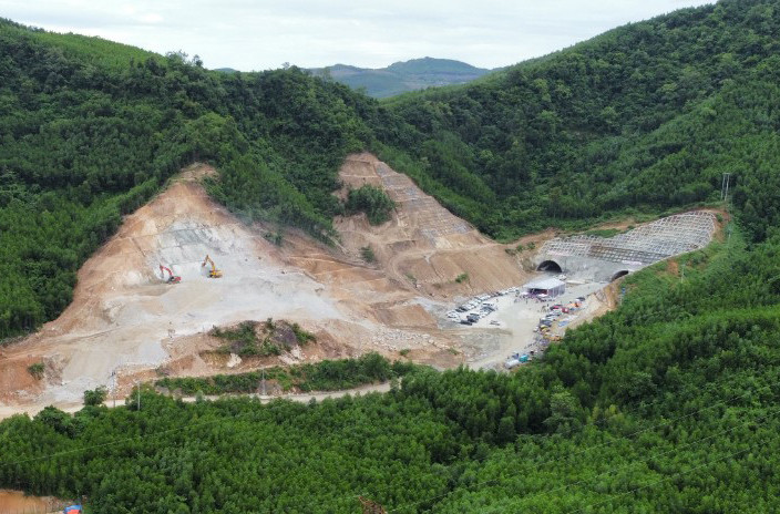 Tập đoàn Đèo Cả luôn hướng tới việc xây dựng các công trình “xanh”, thân thiện với môi trường khi áp dụng nhiều phương pháp nhằm giảm tối đa việc tác động đến môi trường tự nhiên.