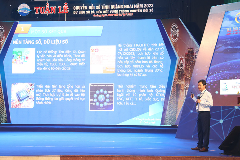 Giám đốc Sở Thông tin và Truyền thông tỉnh Quảng Ngãi Trần Thanh Trường trình bày tham luận “Chuyển đổi số tỉnh Quảng Ngãi, từng bước khẳng định”.