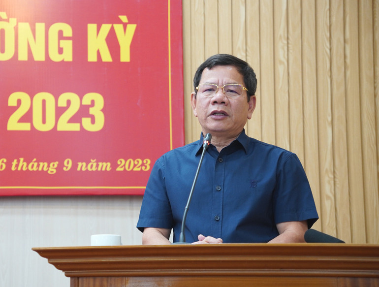 Chủ tịch Ủy ban nhân dân tỉnh Quảng Ngãi Đặng Văn Minh kết luận tại phiên họp thường kỳ tháng 8/2023.