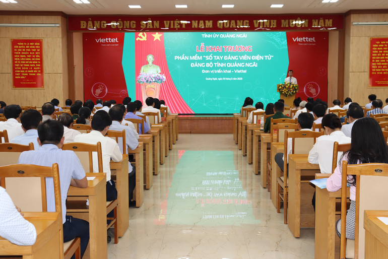 Lễ khai trương phần mềm Sổ tay đảng viên điện tử Đảng bộ tỉnh Quảng Ngãi.