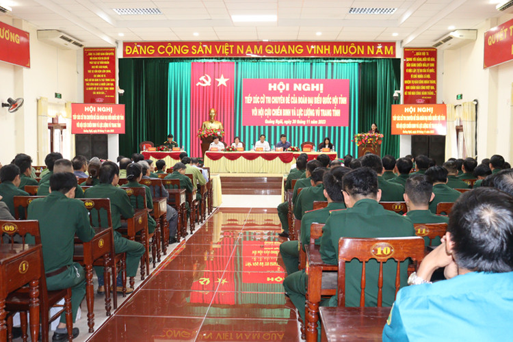 Quang cảnh buổi tiếp xúc cử tri chuyên đề của Đoàn đại biểu Quốc hội tỉnh Quảng Ngãi với Hội Cựu chiến binh và lực lượng vũ trang tỉnh Quảng Ngãi.