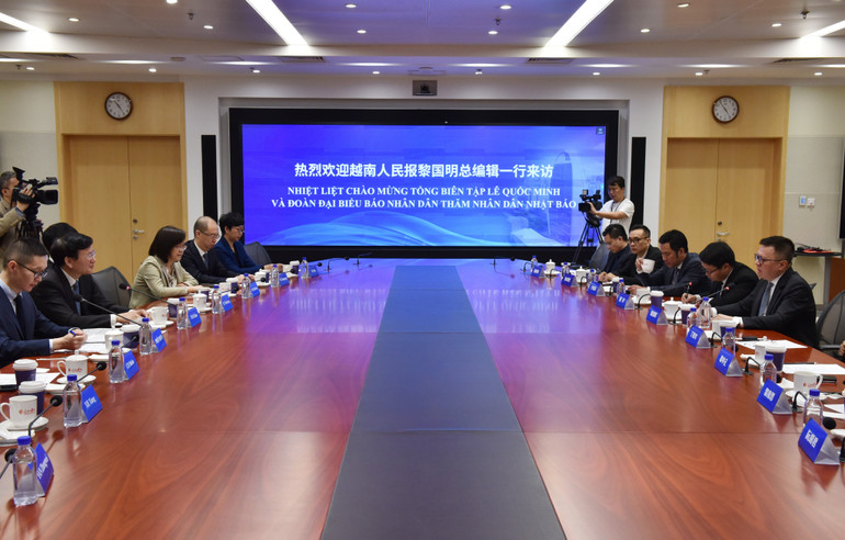 Hội đàm giữa đồng chí Lê Quốc Minh và đồng chí Đà Chấn.